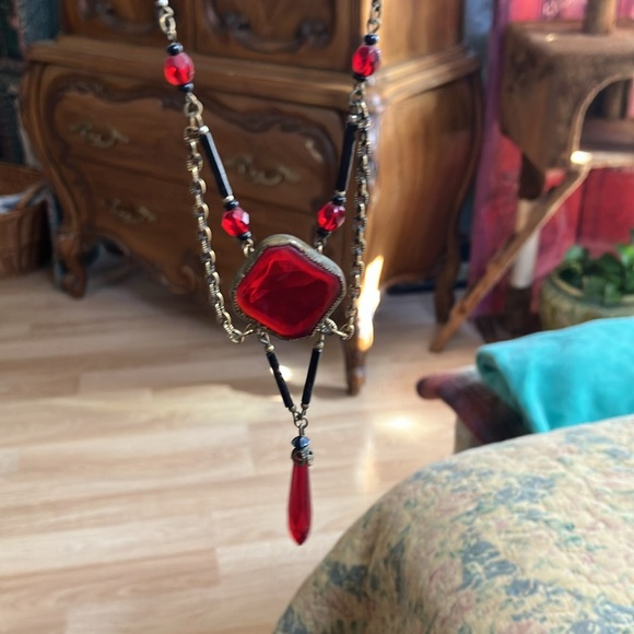 ANTIQUE NECKLACE DEEP RED GLASS STONE, BLACK BEADS THROUGH OUT DROP STONE BOTTOM - Picture 16 of 16